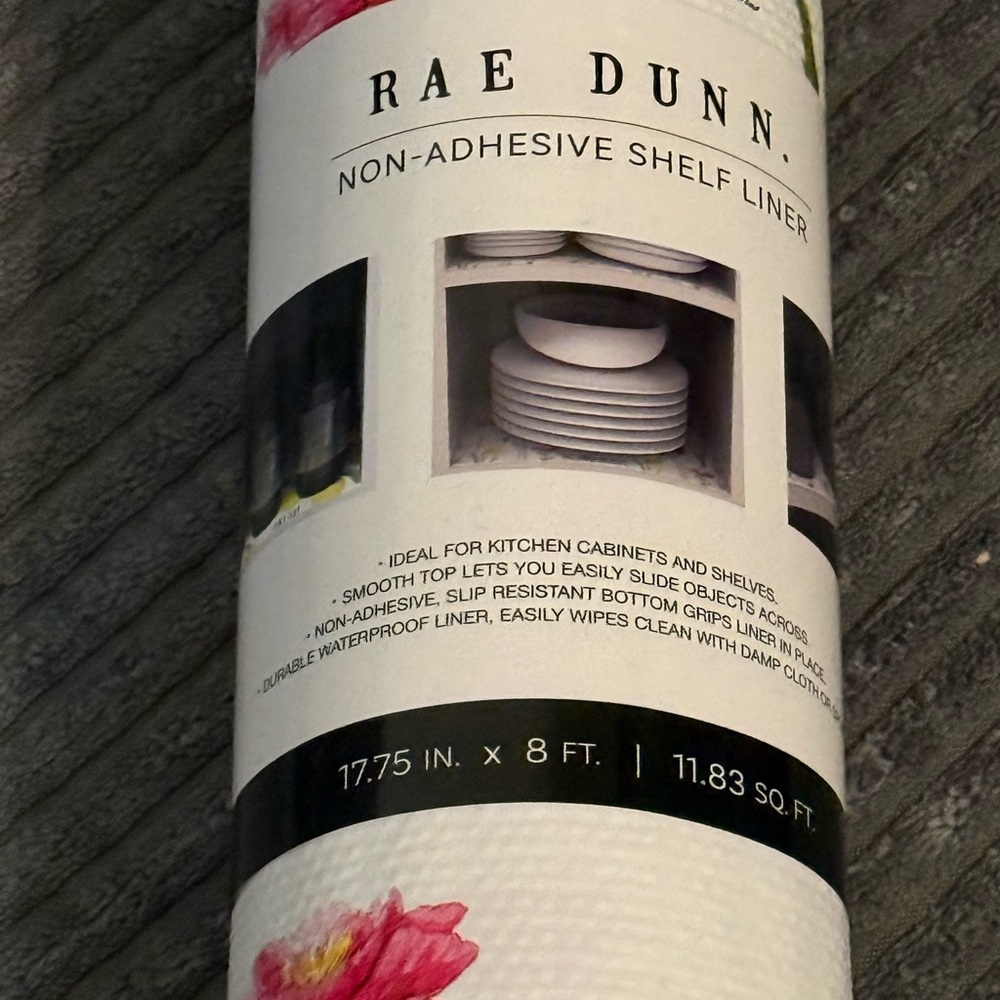 Rae Dunn Non-Adhesive Floral Shelf & Drawer Liner 17.75” x 8’ = 11.83 sq. ft. - Picture 2 of 4